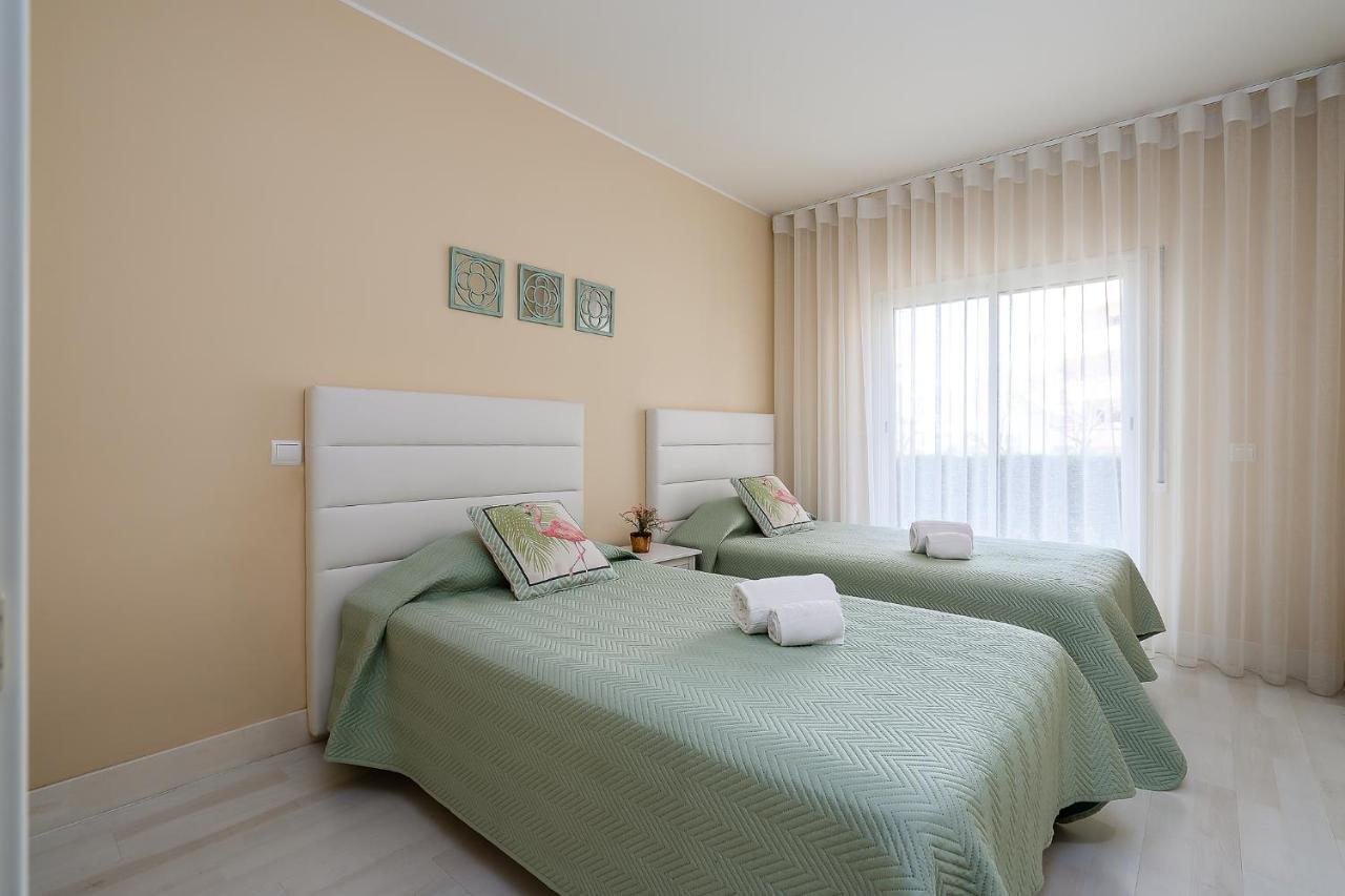 Luxrocha Beach Home By Real Life Concierge Portimão Exteriör bild
